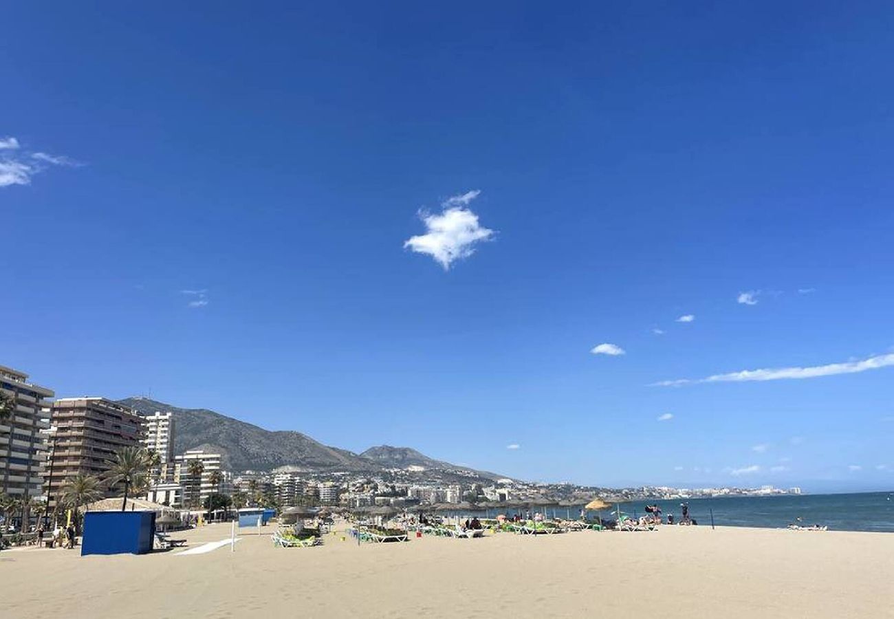 Lejlighed i Fuengirola - Gå nemt til Strand, Restauranter, shops og toget 