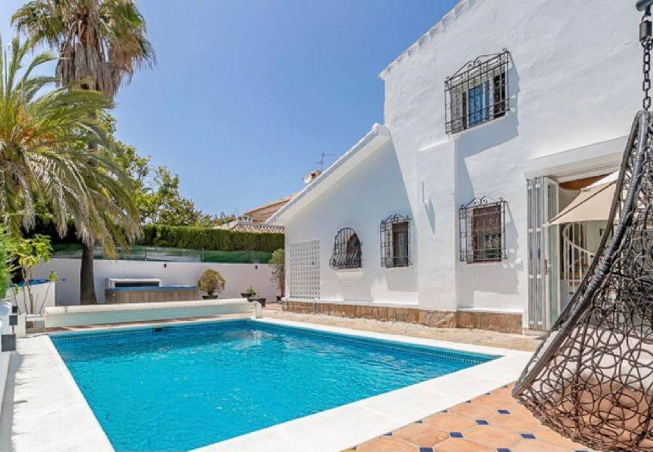 Villa i Marbella - Villa Río: 5 min til Marbellas gamle bydel, strand og shopping