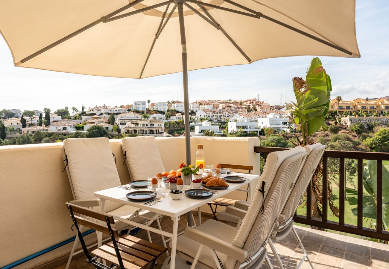 Villa i Mijas Costa - Moderne Villa med privat pool. Tæt på strand, restauranter og indkøb