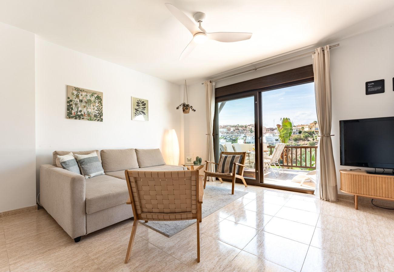 Villa i Mijas Costa - Moderne Villa med privat pool. Tæt på strand, restauranter og indkøb