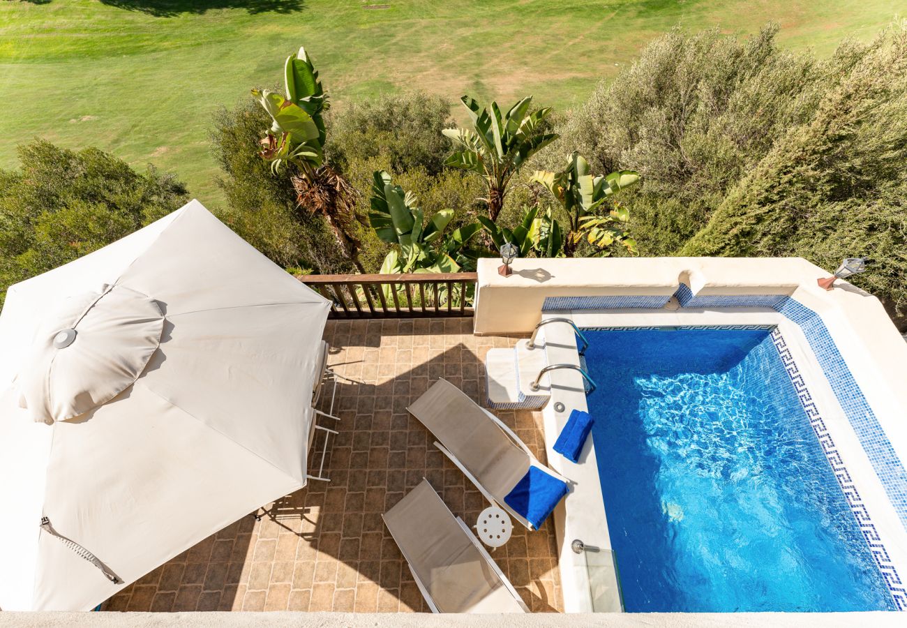 Villa i Mijas Costa - Moderne Villa med privat pool. Tæt på strand, restauranter og indkøb