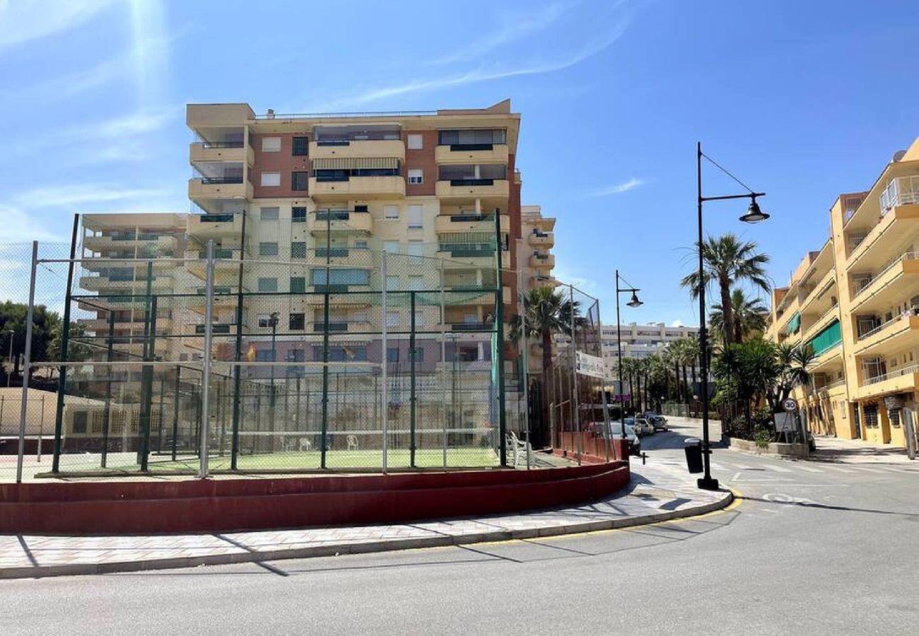 Apartamento en Fuengirola - Camine a la Playa, Restaurantes, Tiendas y Tren 