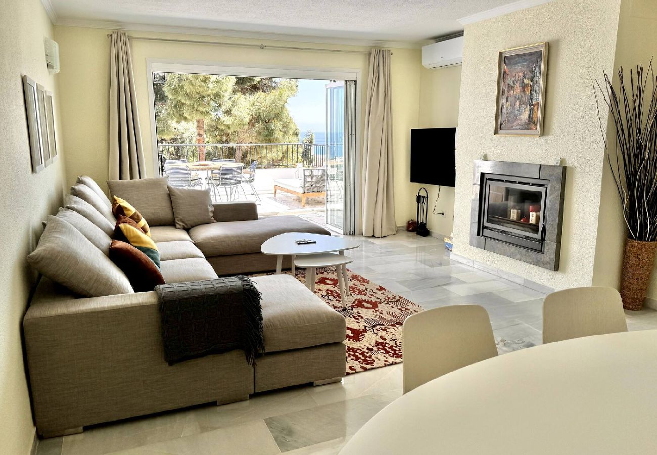 Apartamento en Mijas - Disfruta la vista al mar! Paseo a Restaurantes, Padel y Gym