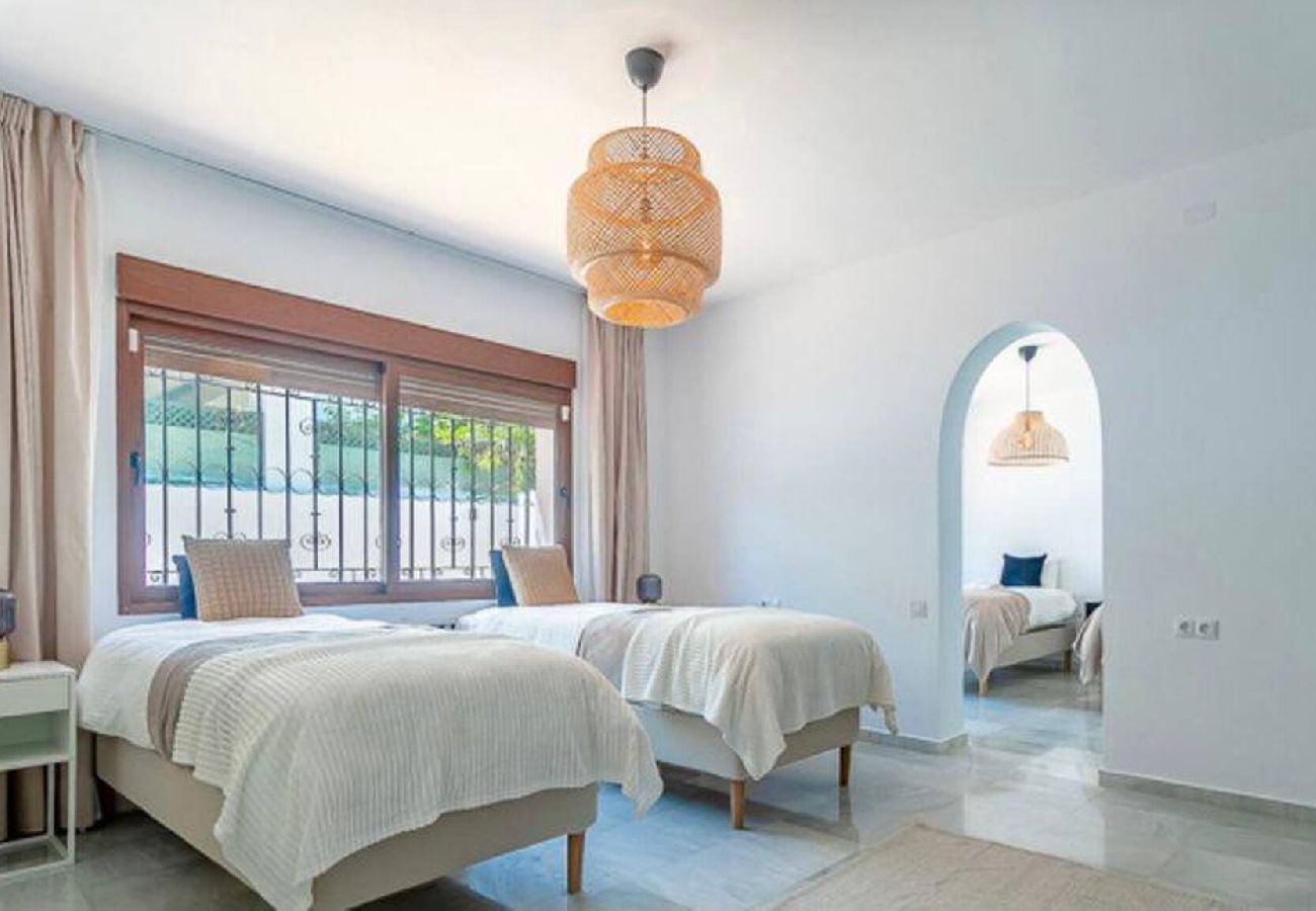 Villa en Marbella - Villa Río: a 5 minutos del casco antiguo de Marbella, la playa y shopping