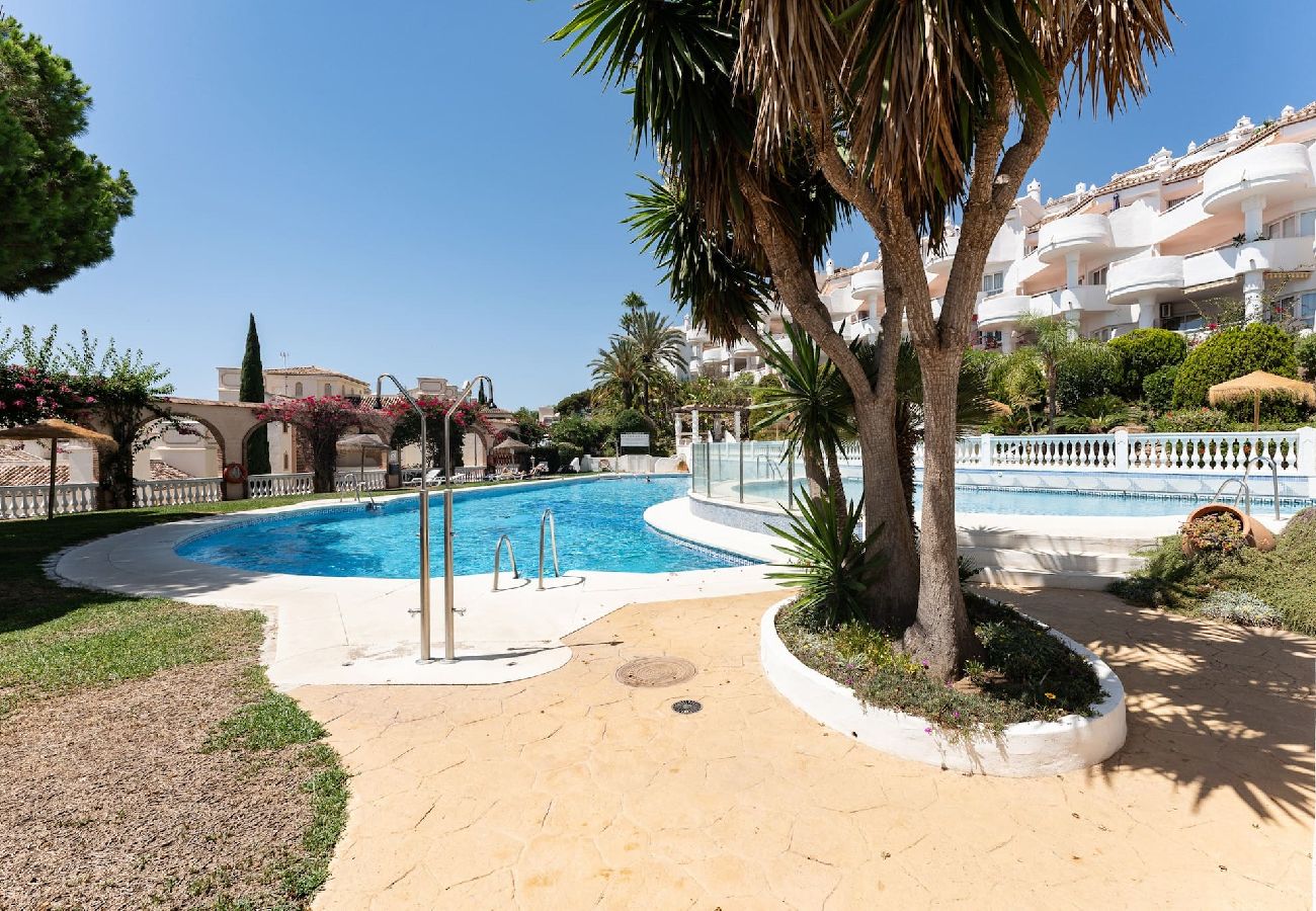 Apartamento en Mijas Costa - Encantadora vista al mar en Mijas, a pie excelentes restaurantes