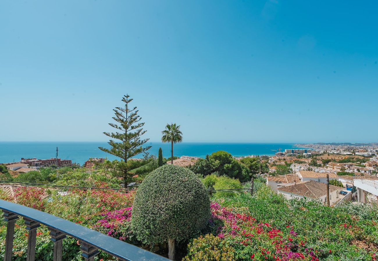 Villa en Benalmádena - Villa Luxury, fácil paseo a la playa de Fuengirola