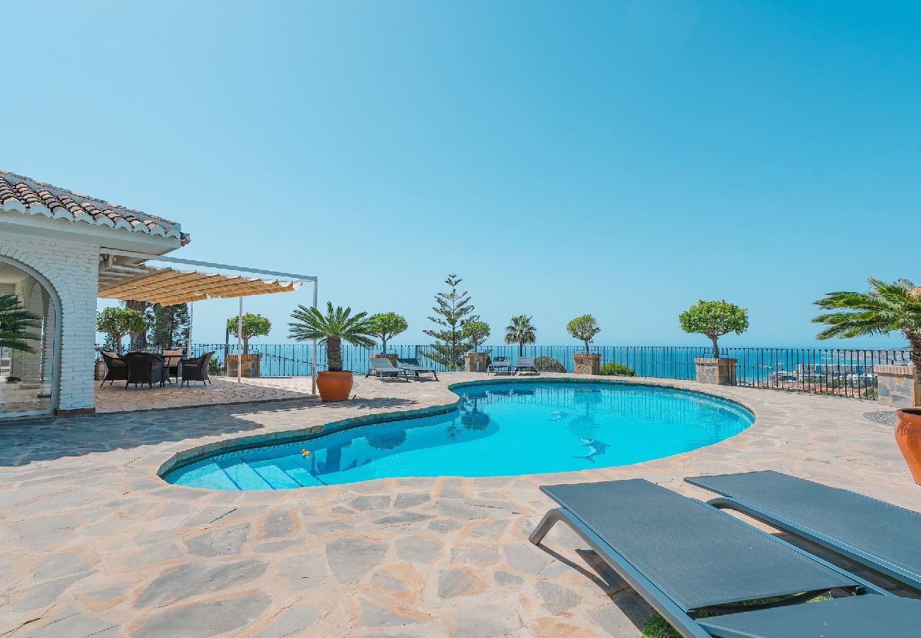 Villa en Benalmádena - Villa Luxury, fácil paseo a la playa de Fuengirola