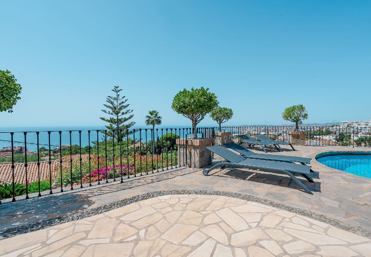 Villa en Benalmádena - Villa Luxury con fácil paseo a la playa de Fuengirola