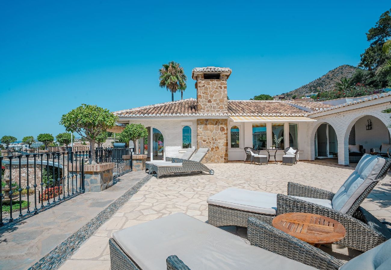 Villa en Benalmádena - Villa Luxury, fácil paseo a la playa de Fuengirola