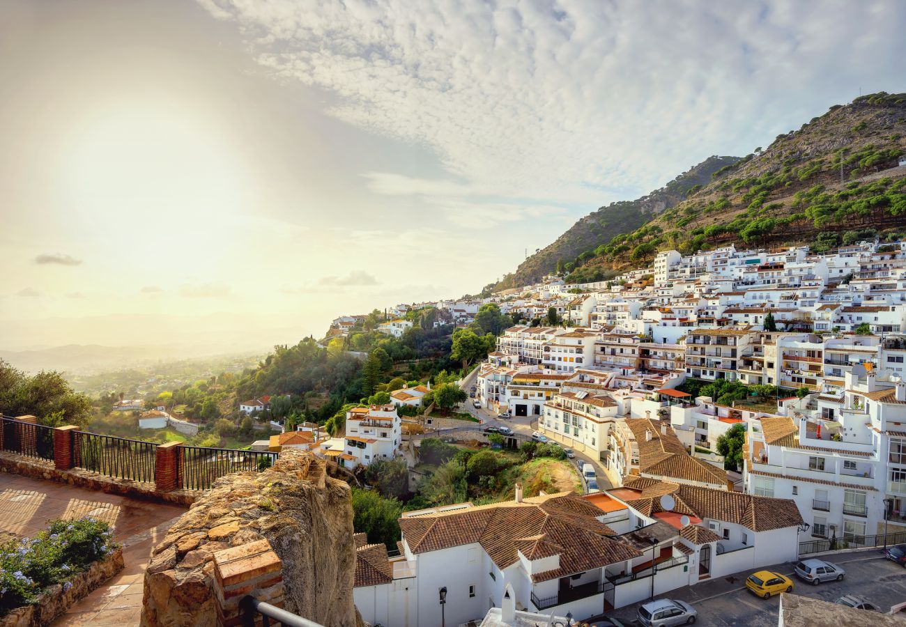 Casa adosada en Málaga - Preciosa casa adosada con vistas a montañas en Mijas Golf