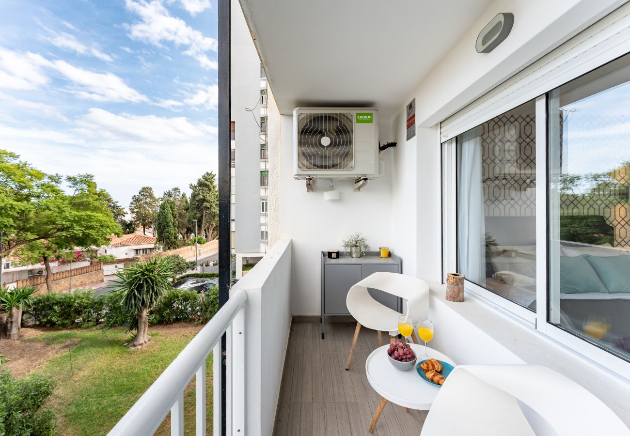 Apartamento en Benalmádena - Bonanza DELUX: fácil acceso a la playa, el puerto y las tiendas.