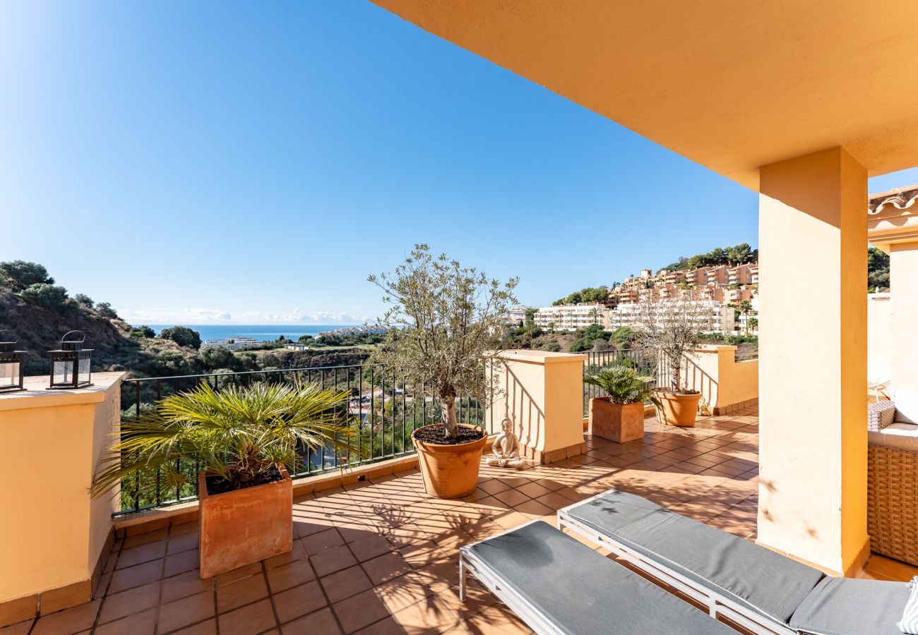 Apartamento en Mijas - Ático de lujo cerca de playa, tiendas, golf y gimnasio