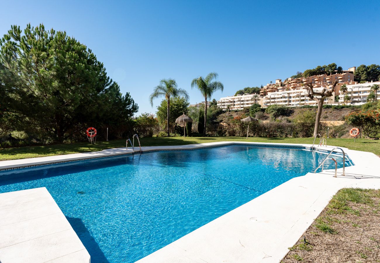 Apartamento en Mijas - Ático de lujo cerca de playa, tiendas, golf y gimnasio