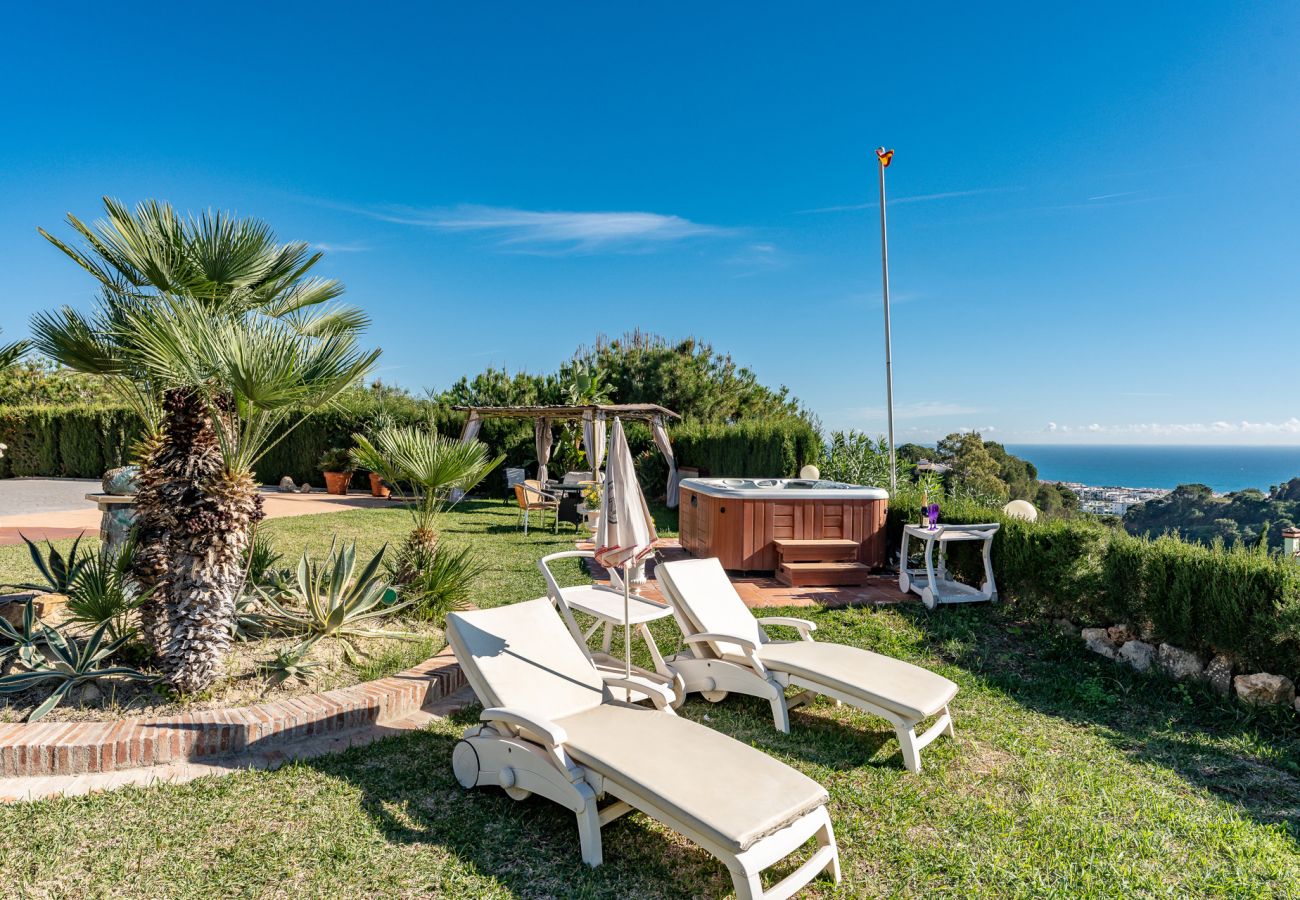 Mobile home en Estepona - Camping familiar con piscina y jacuzzi