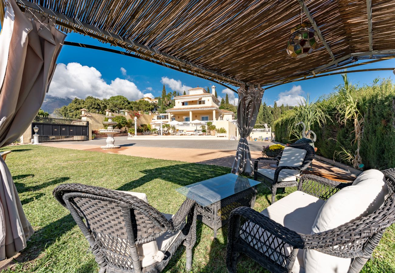 Mobile home en Estepona - Camping familiar con piscina y jacuzzi