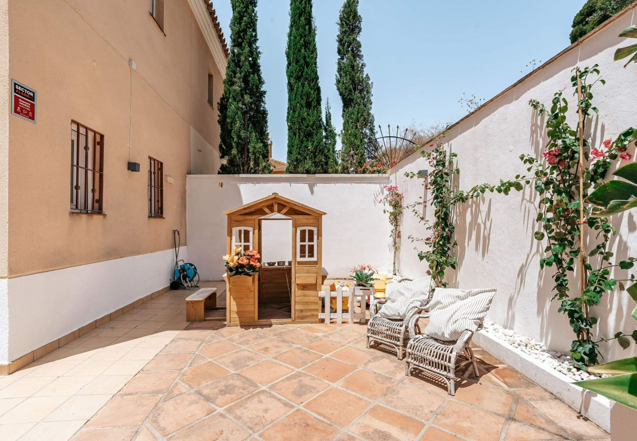 Casa adosada en Málaga - Casa Renovada con Vista al mar y jacuzzi