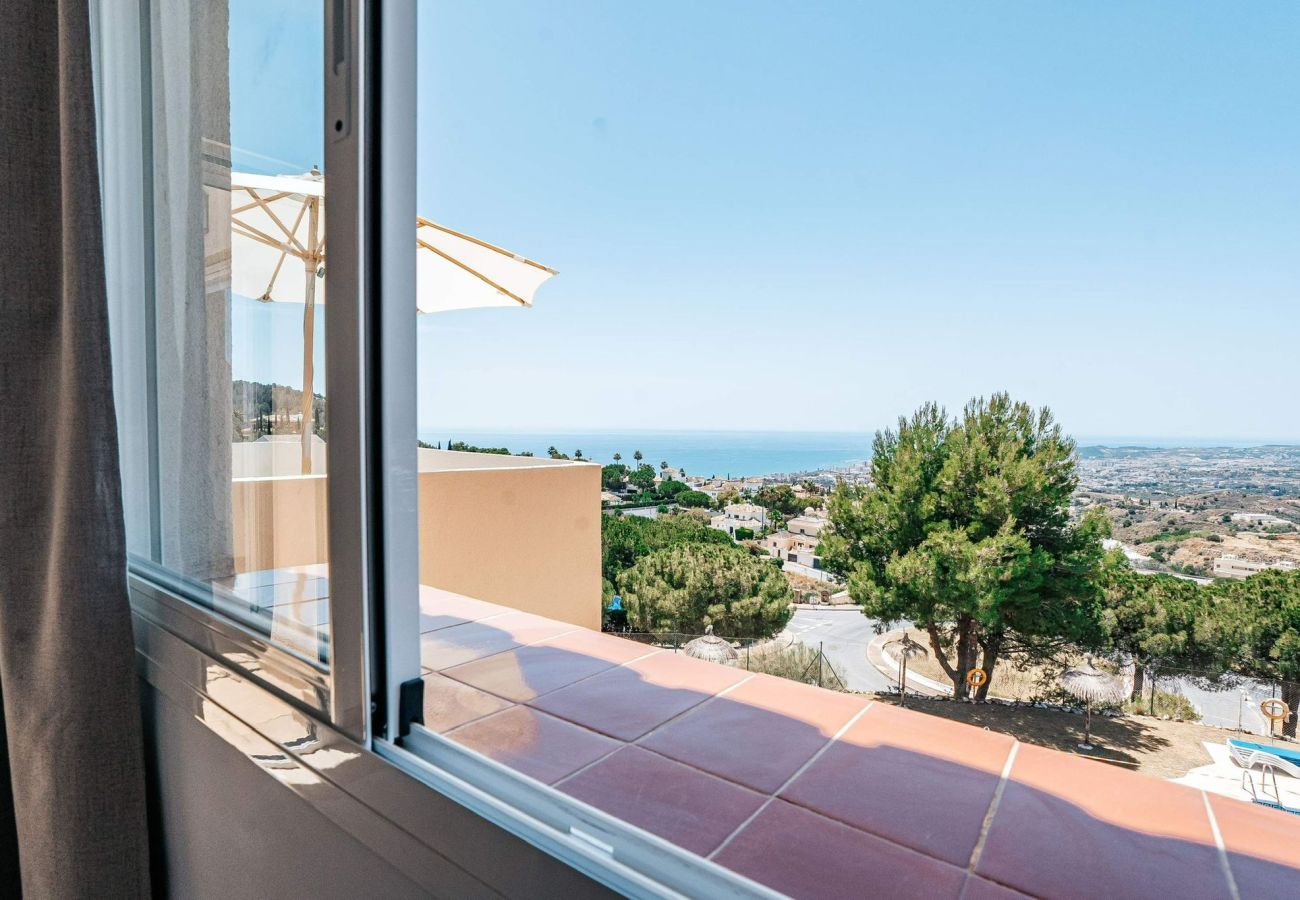 Casa adosada en Málaga - Casa Renovada con Vista al mar y jacuzzi