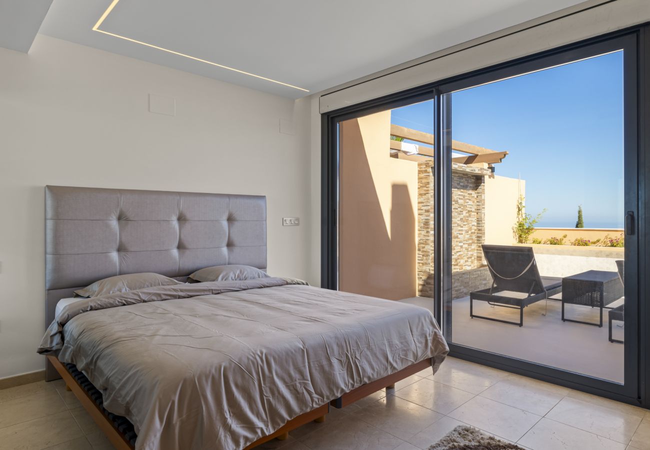 Apartamento en Benalmádena - Teide Deluxe con vista del Mar, gimnasio, jacuzzi y piscina