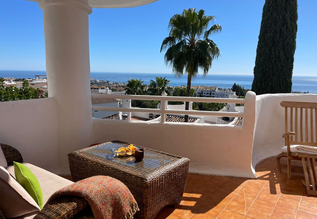 Apartamento en Mijas Costa - Mágica vista al mar con facil pie a restaurantes, gimnasio y golf