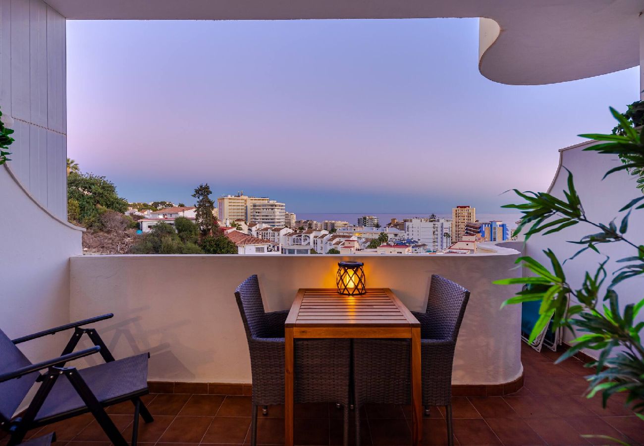 Apartment in Fuengirola - 7min walk to Fuengirola beach, restaurants, shopping and the train