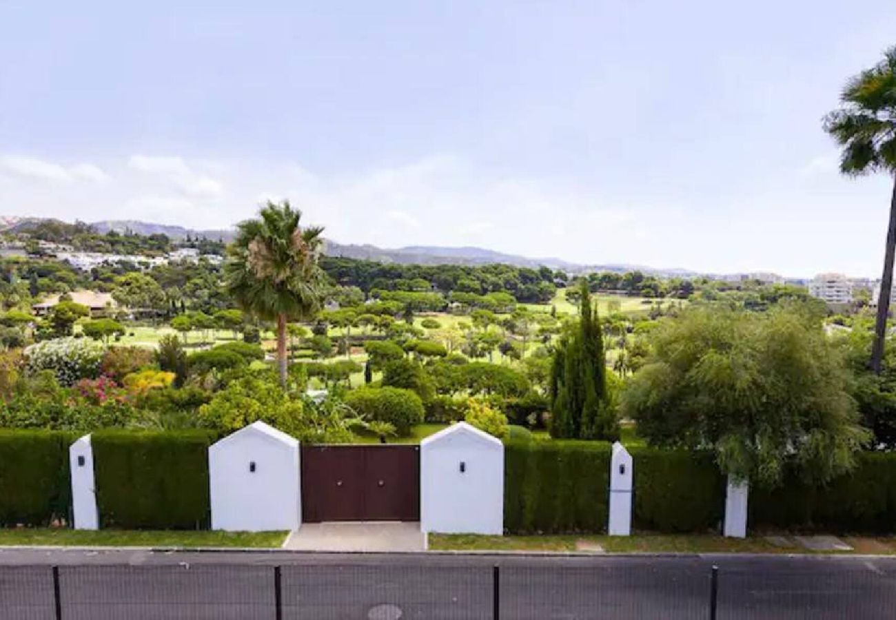 Villa in Marbella - Villa Río: 5min to Marbella old town, beach and shopping