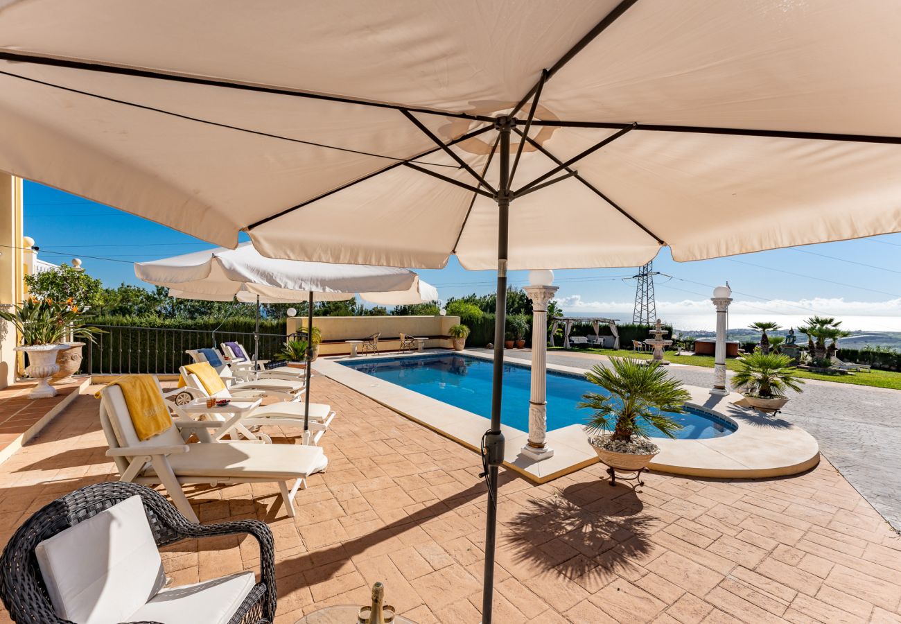 Studio in Estepona - Penthouse Deluxe in Roca Mansion 