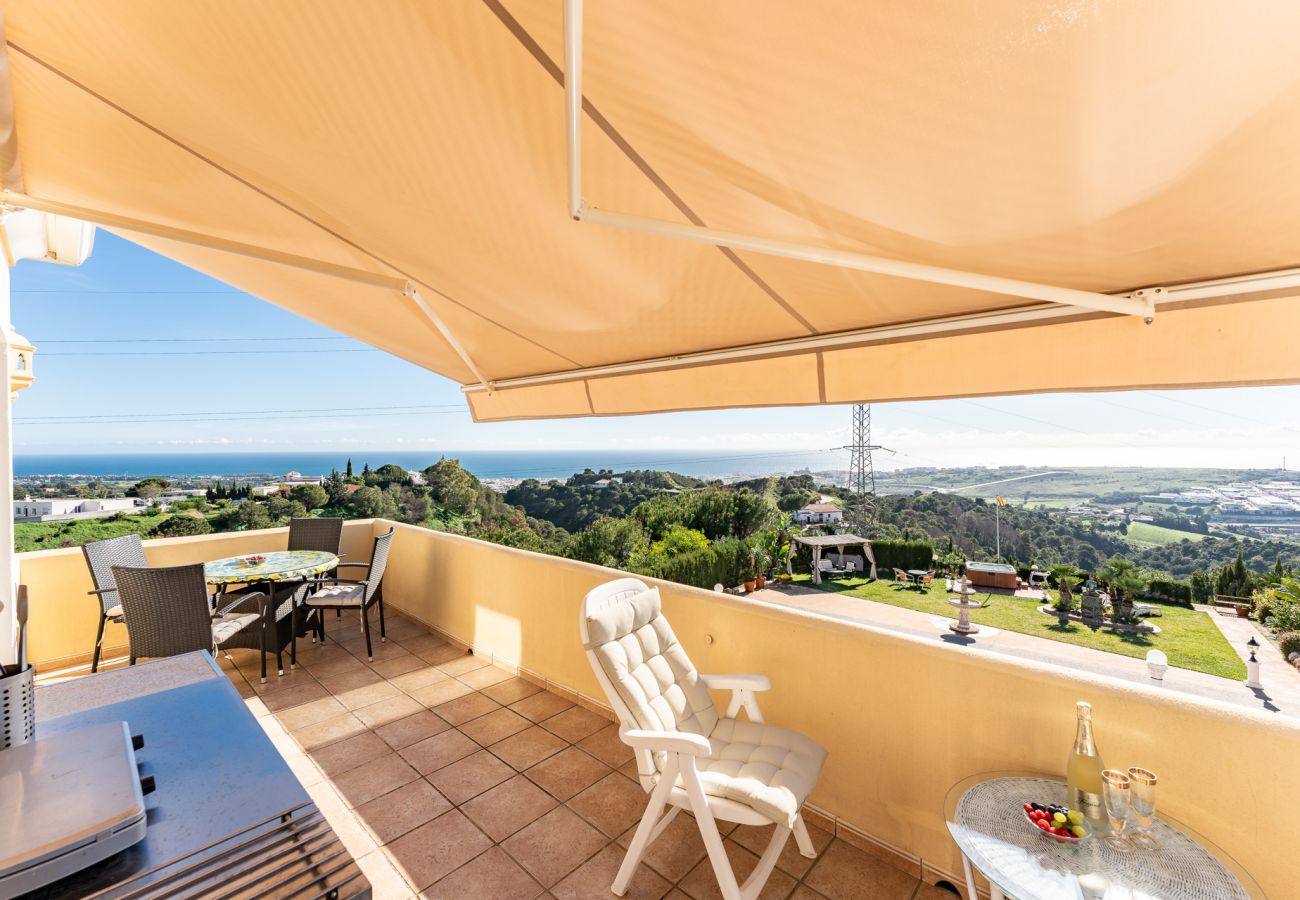 Studio in Estepona - Penthouse Deluxe in Roca Mansion 