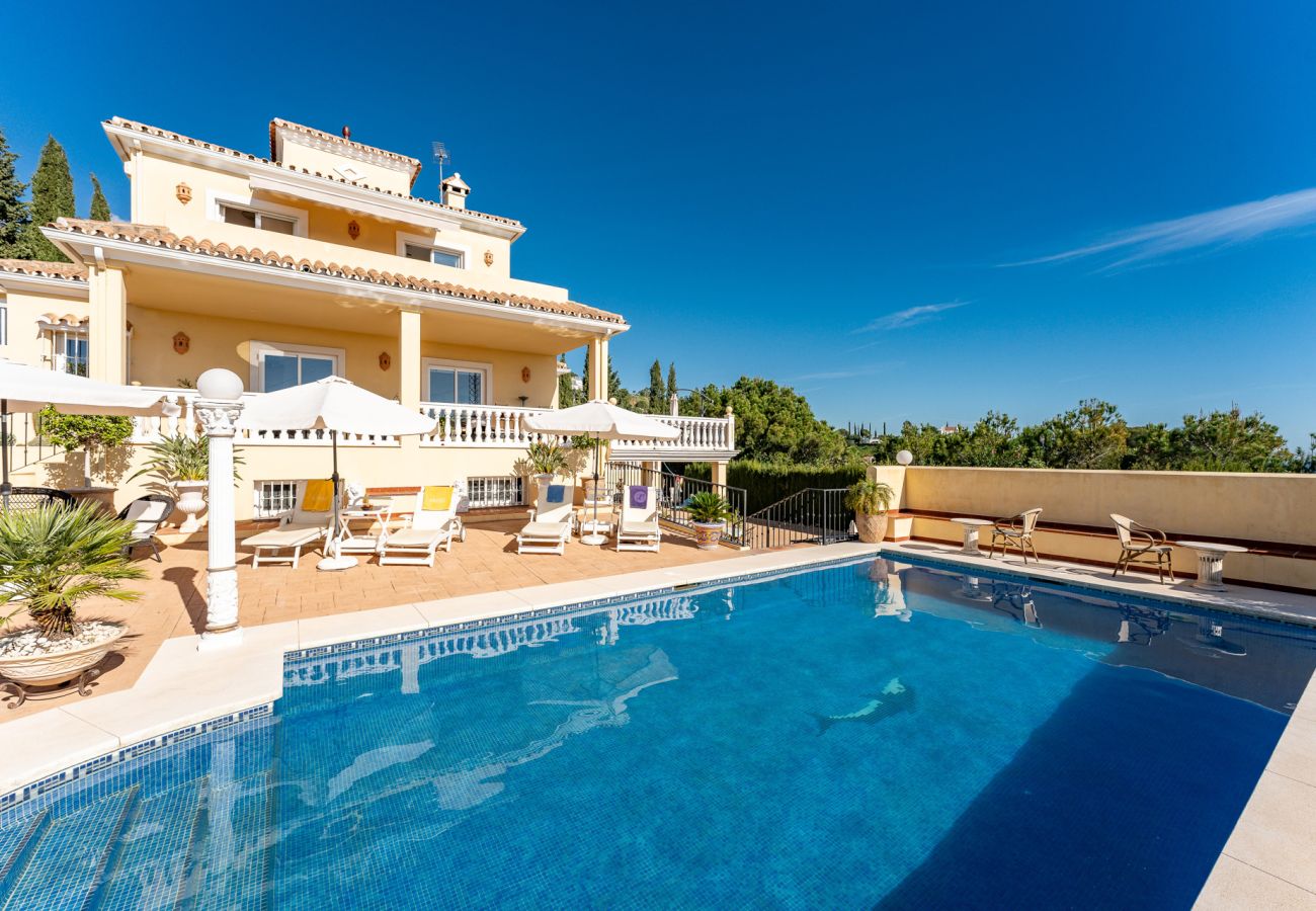 Mobile home in Estepona - Family camping with pool and jacuzzi?