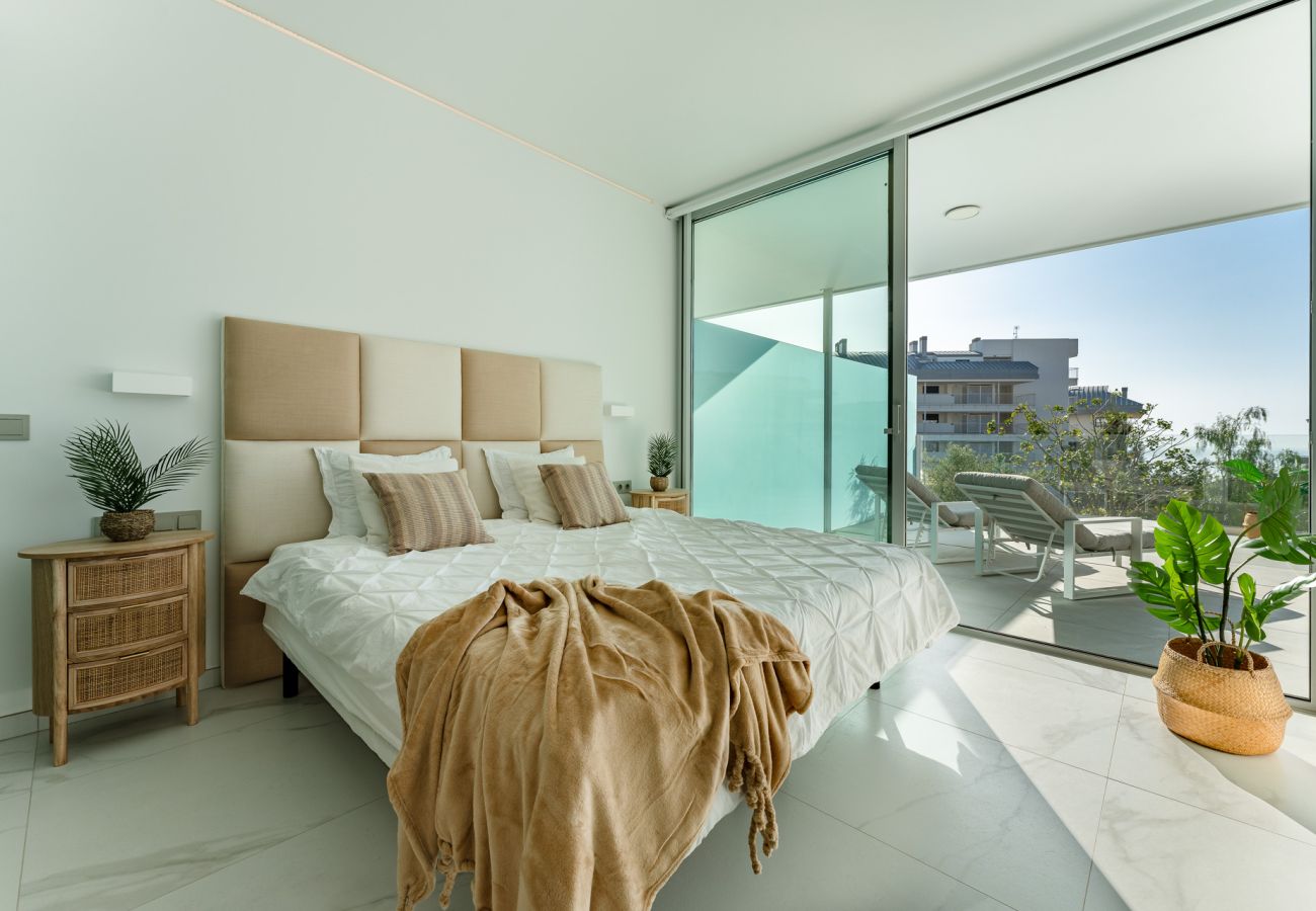 Apartment in Fuengirola - New Luxury Apartment 10min walk to Fuengirola Beach