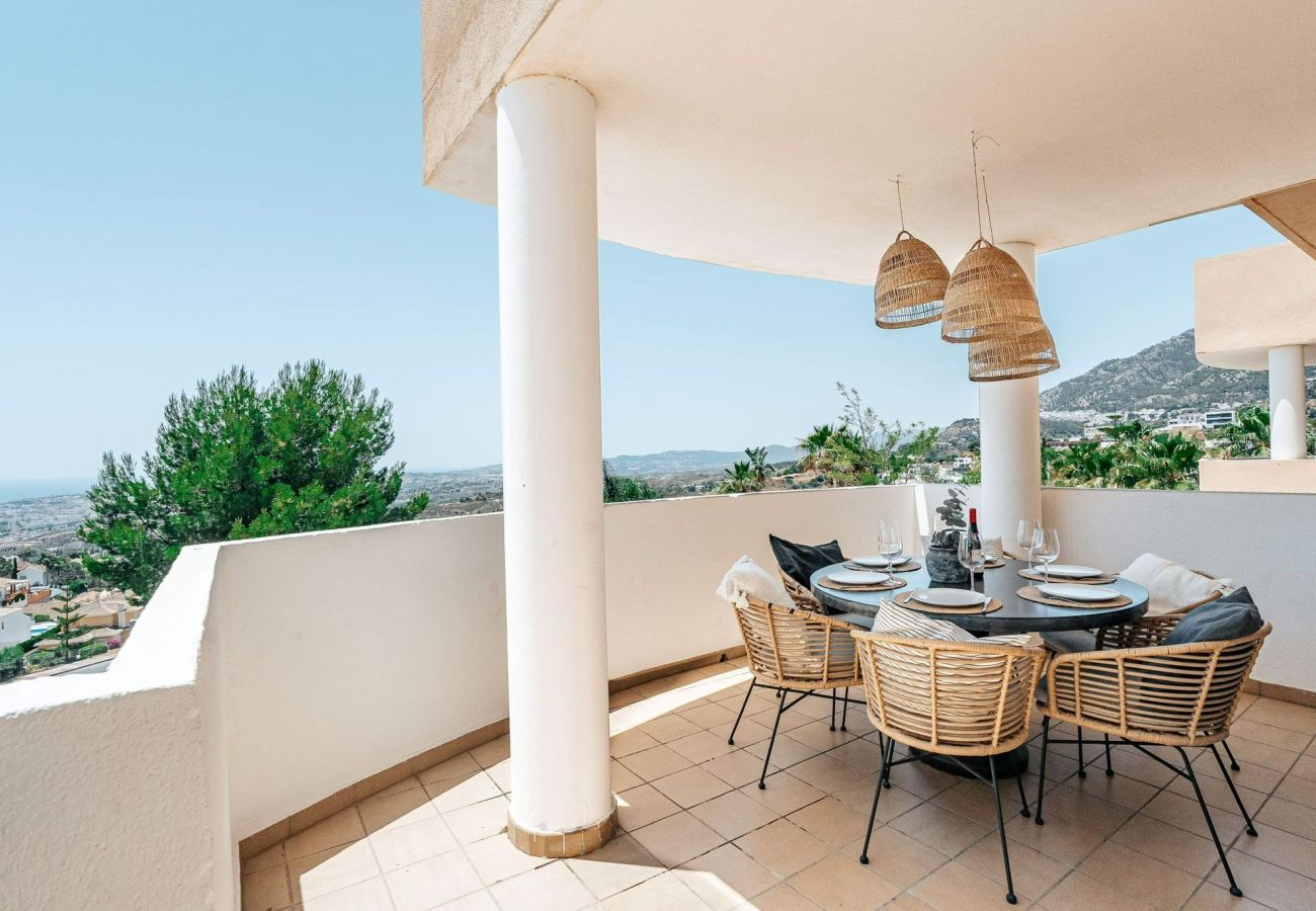 Townhouse in Mijas Costa - Newly renovated Townhouse with Sea view and Rooftop with Jacuzzi