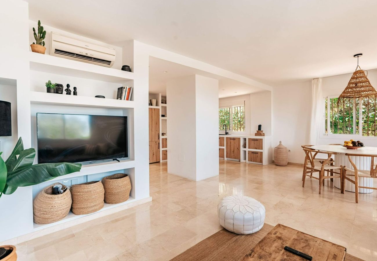 Townhouse in Mijas Costa - Newly renovated Townhouse with Sea view and Rooftop with Jacuzzi