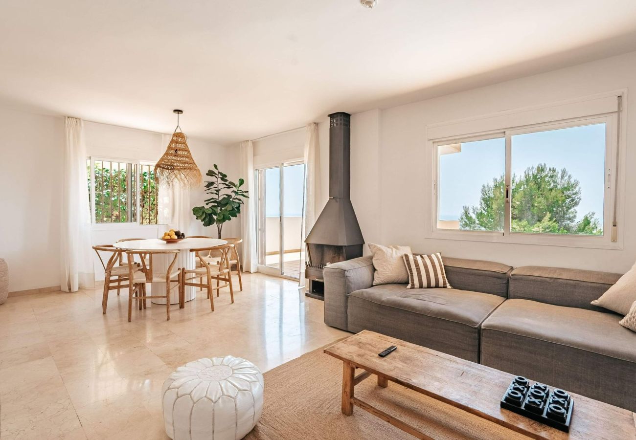 Townhouse in Mijas Costa - Newly renovated Townhouse with Sea view and Rooftop with Jacuzzi