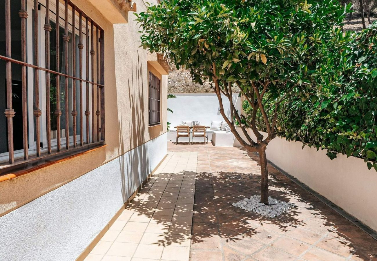 Townhouse in Mijas Costa - Newly renovated Townhouse with Sea view and Rooftop with Jacuzzi