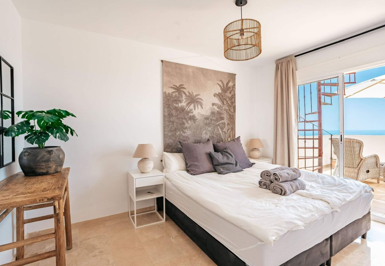 Townhouse in Mijas Costa - Newly renovated Townhouse with Sea view and Rooftop with Jacuzzi