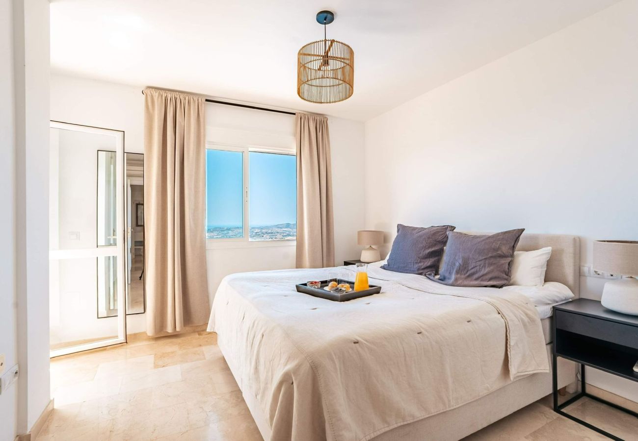 Townhouse in Mijas Costa - Newly renovated Townhouse with Sea view and Rooftop with Jacuzzi