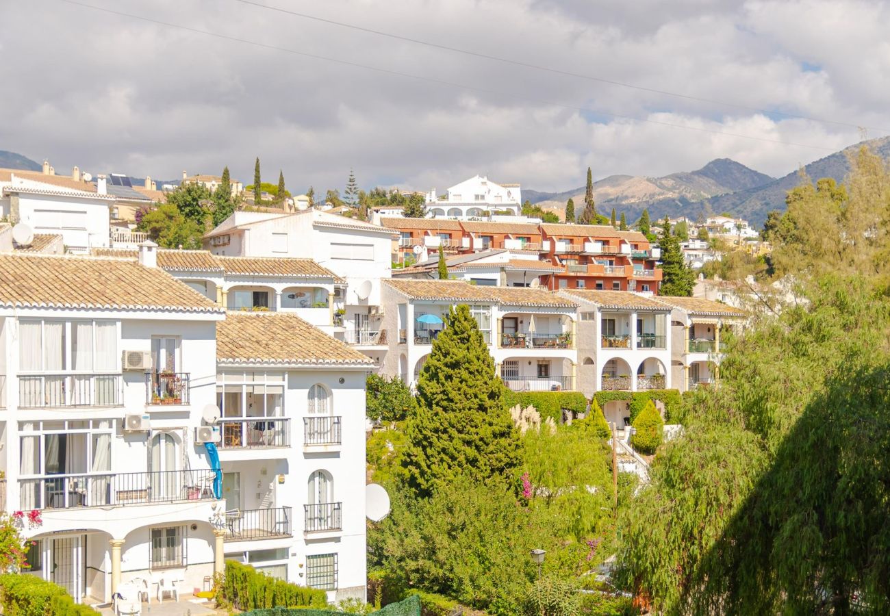 Apartment in Fuengirola - Yucas Sea view, easy walk to beach, shops and restaurants