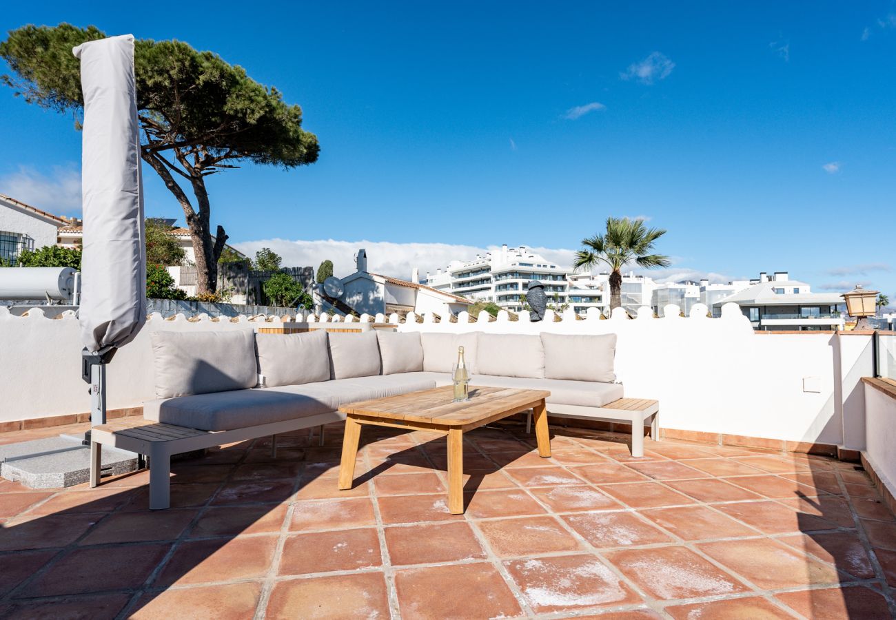 Villa in Mijas Costa - Lovely Sea view Villa with only 7 minutes walk to the Fuengirola Beach