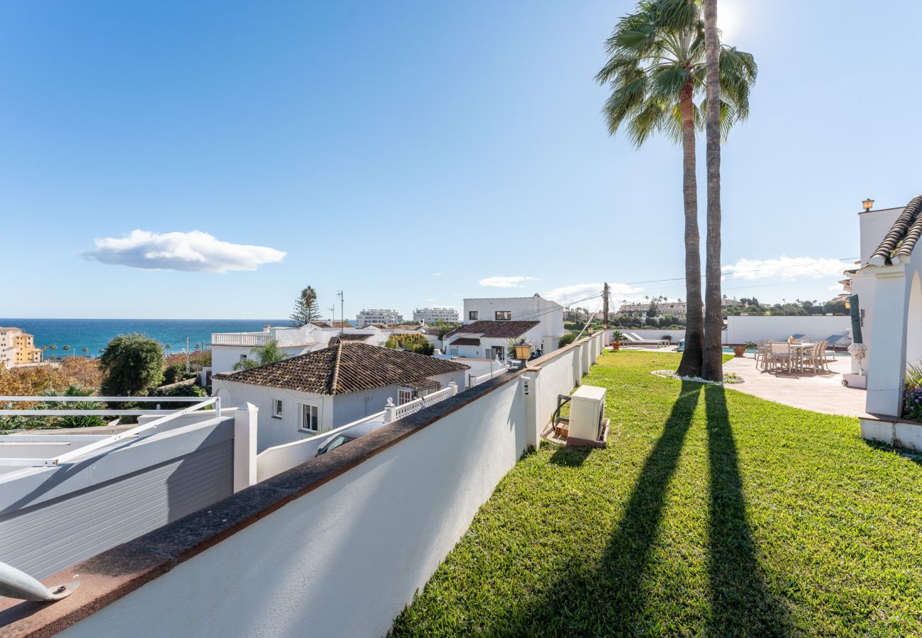 Villa in Mijas Costa - Lovely Sea view Villa with only 7 minutes walk to the Fuengirola Beach