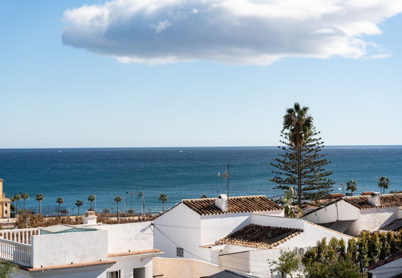 Villa in Mijas Costa - Lovely Sea view Villa with only 7 minutes walk to the Fuengirola Beach